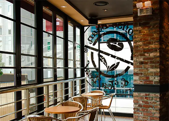 텅빈 커피빈, 꽉찬 메가커피